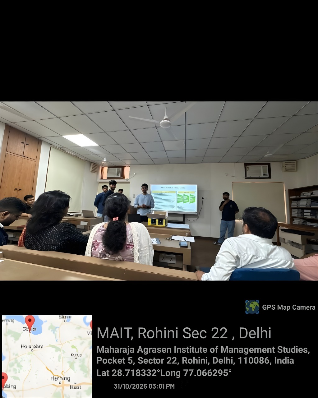 hackwithmait6_photo2.jpg